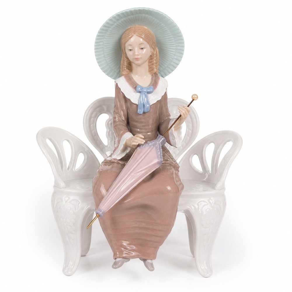 Lladro Waiting In The Park Figurine 1374 Woman on Bench Porcelain Excellent